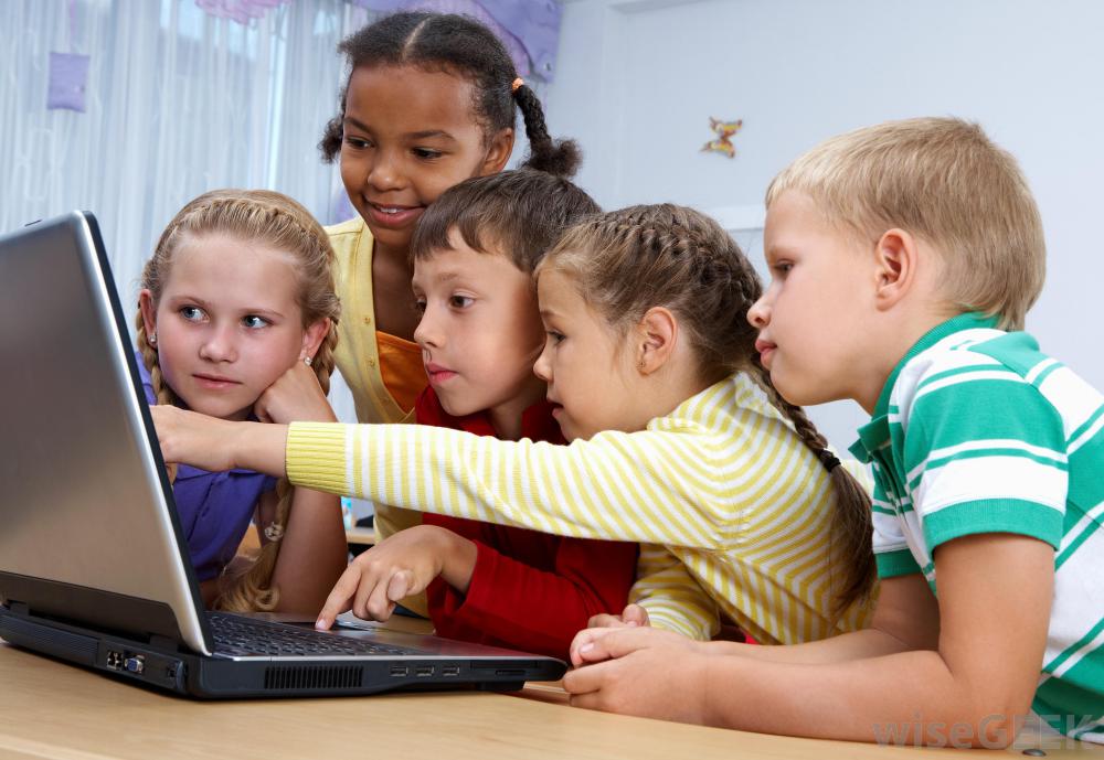kids-around-a-computer